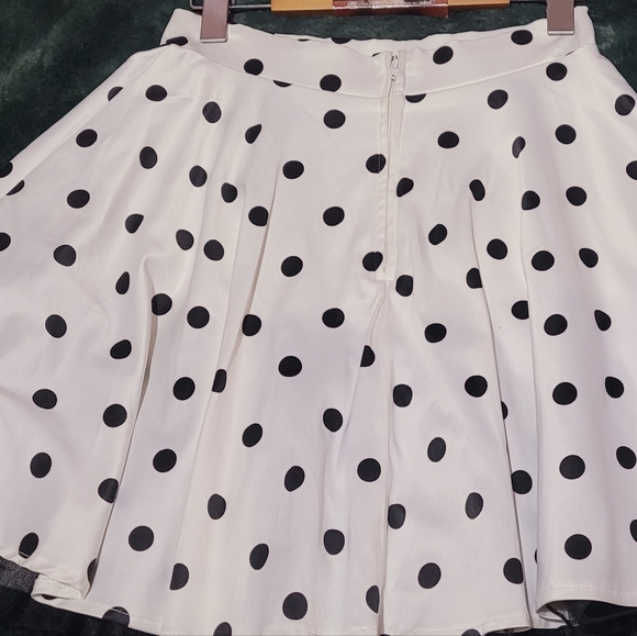 Skirt - Picture 2 of 5